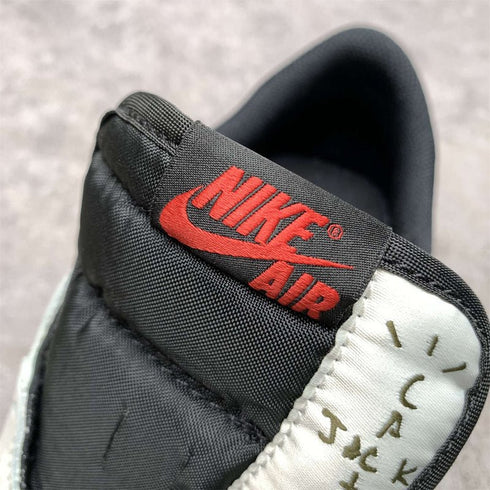 AIR JORDAN - AIR JORDAN 1 LOW OG WMNS "Travis Scott - Olive" - Hanorio