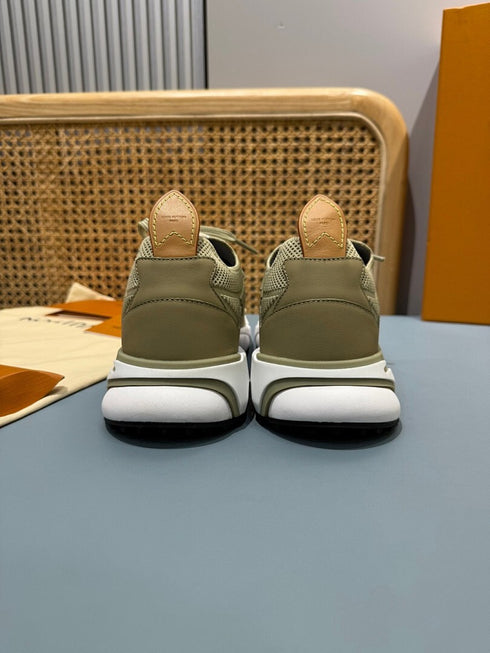 Sneaker LV Runner Tatic