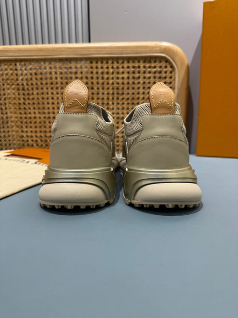 Sneaker LV Runner Tatic