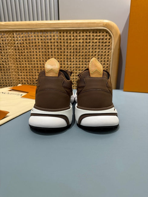 Sneaker LV Runner Tatic