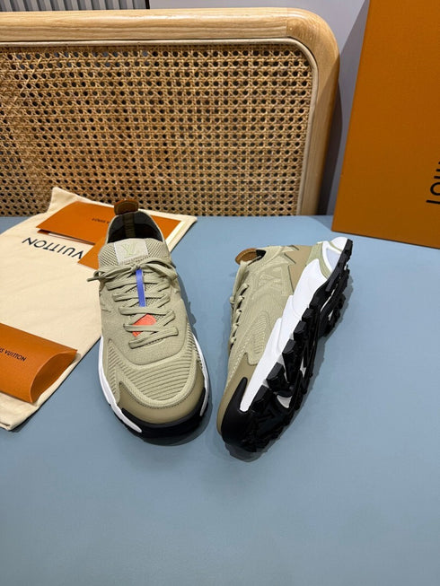 Sneaker LV Runner Tatic