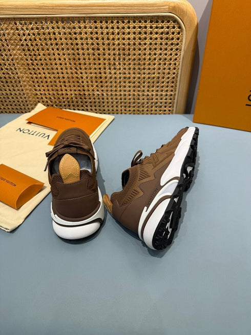 Sneaker LV Runner Tatic