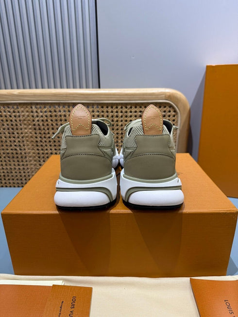 Sneaker LV Runner Tatic