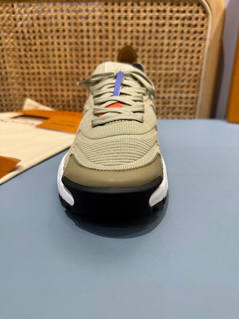Sneaker LV Runner Tatic