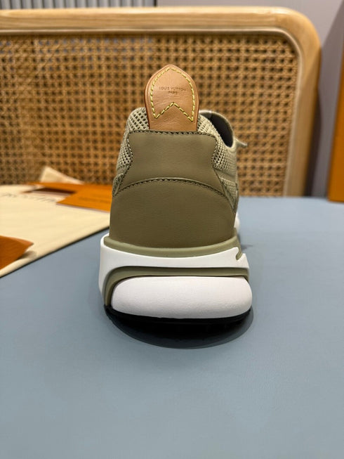 Sneaker LV Runner Tatic