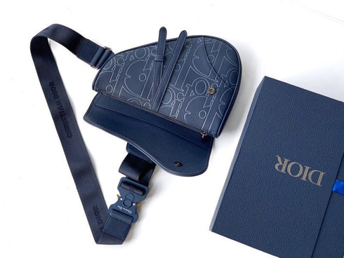 DIOR - Sac Saddle Dior Gravity Outline bleu marine - Hanorio
