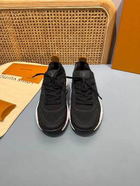 LOUIS V. - Sneaker LV Runner Tatic Black/white - Hanorio