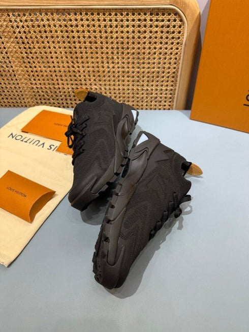 LOUIS V. - Sneaker LV Runner Tatic Full Black - Hanorio