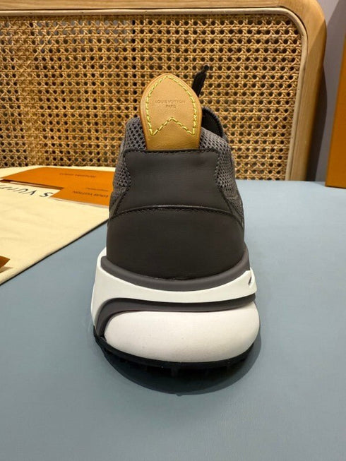 LOUIS V. - Sneaker LV Runner Tatic Gris - Hanorio