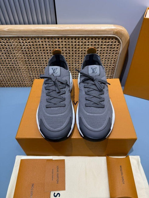LOUIS V. - Sneaker LV Runner Tatic Gris - Hanorio