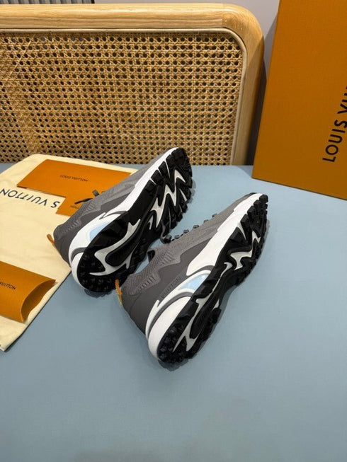 LOUIS V. - Sneaker LV Runner Tatic Gris - Hanorio
