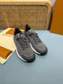 LOUIS V. - Sneaker LV Runner Tatic Gris - Hanorio