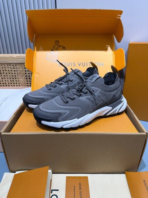 LOUIS V. - Sneaker LV Runner Tatic Gris - Hanorio