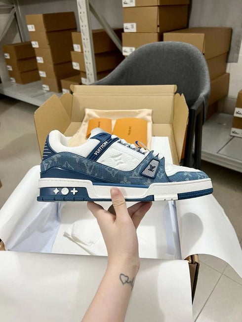 LOUIS V. - Sneaker LV Trainer Bleu Clair - Hanorio