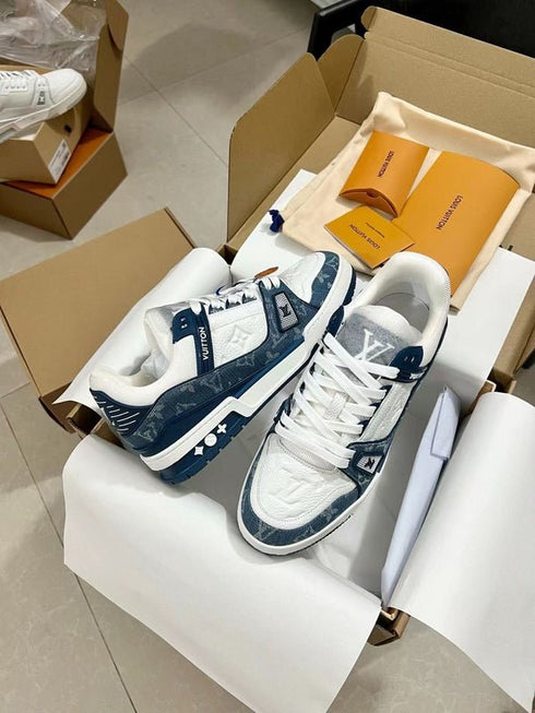 LOUIS V. - Sneaker LV Trainer Bleu Clair - Hanorio